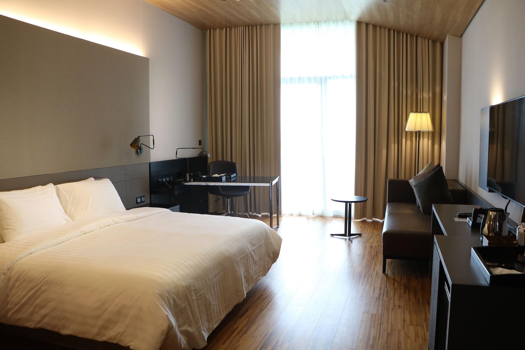 Midori Clark And Casino Hotel 5*
